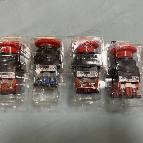 急停按钮AR30V2R 没有使用过 实物请见下图 一