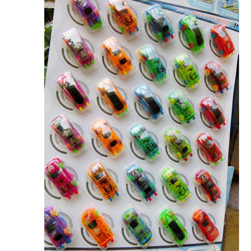 교수형 보드 어린이 미니 플라스틱 속도 자동차 전투 자동차 키 발사기 방출 자동차 학교 측면 장난감 작은 선물