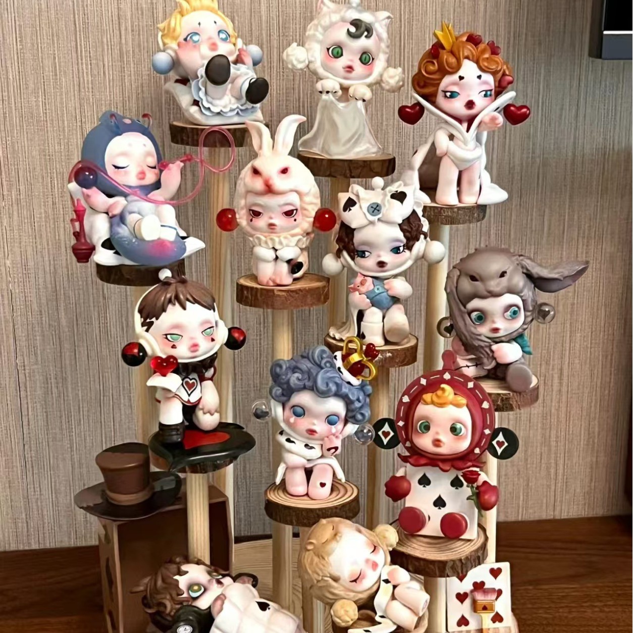泡泡玛特国产版盲盒平日奇境系列手办公仔玩具伴手礼车载摆件