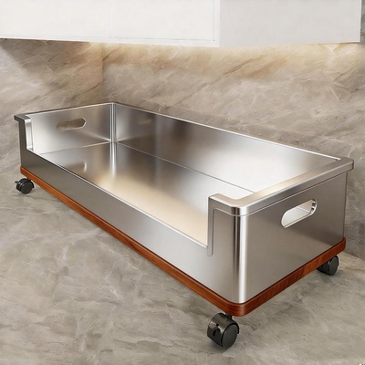 浴室柜下白色可移动清洁剂卫生间