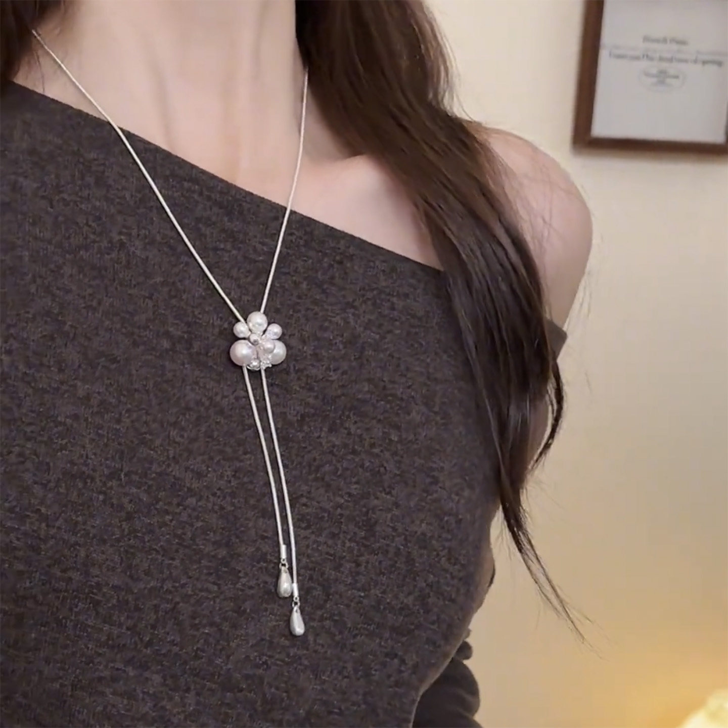 花朵珠珠毛衣链女轻奢高级感小众设计长款项链2025新款爆款配饰
