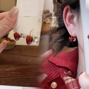 安卡拉红爱心珠珠新年耳环高级感小众简约设计多戴式耳坠抖音爆款