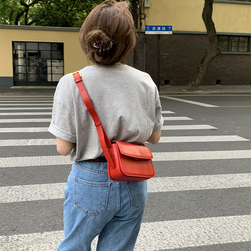 一般无趣 梦露 原创小众设计斜跨日韩系红色婚礼新婚高级感小女包