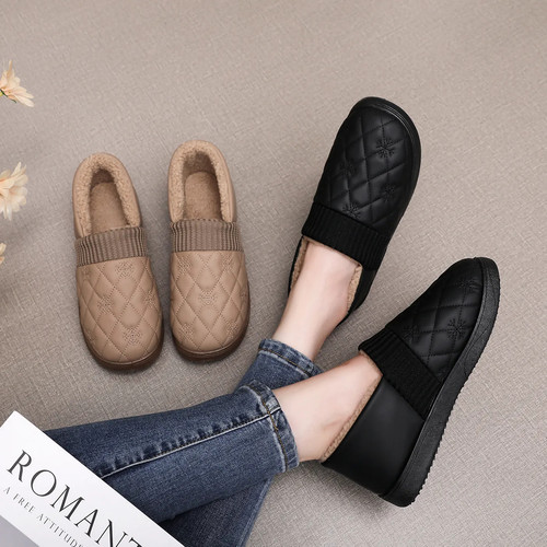 新款冬季时尚休闲棉鞋保暖加绒一脚蹬软底中老年年居家女鞋月子鞋