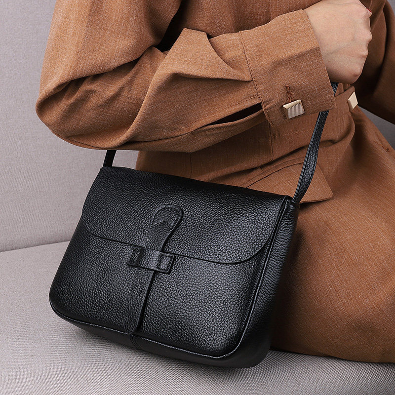 真皮斜挎小包头层牛皮夏季简约2026新款中年妈妈包手机包单肩包女