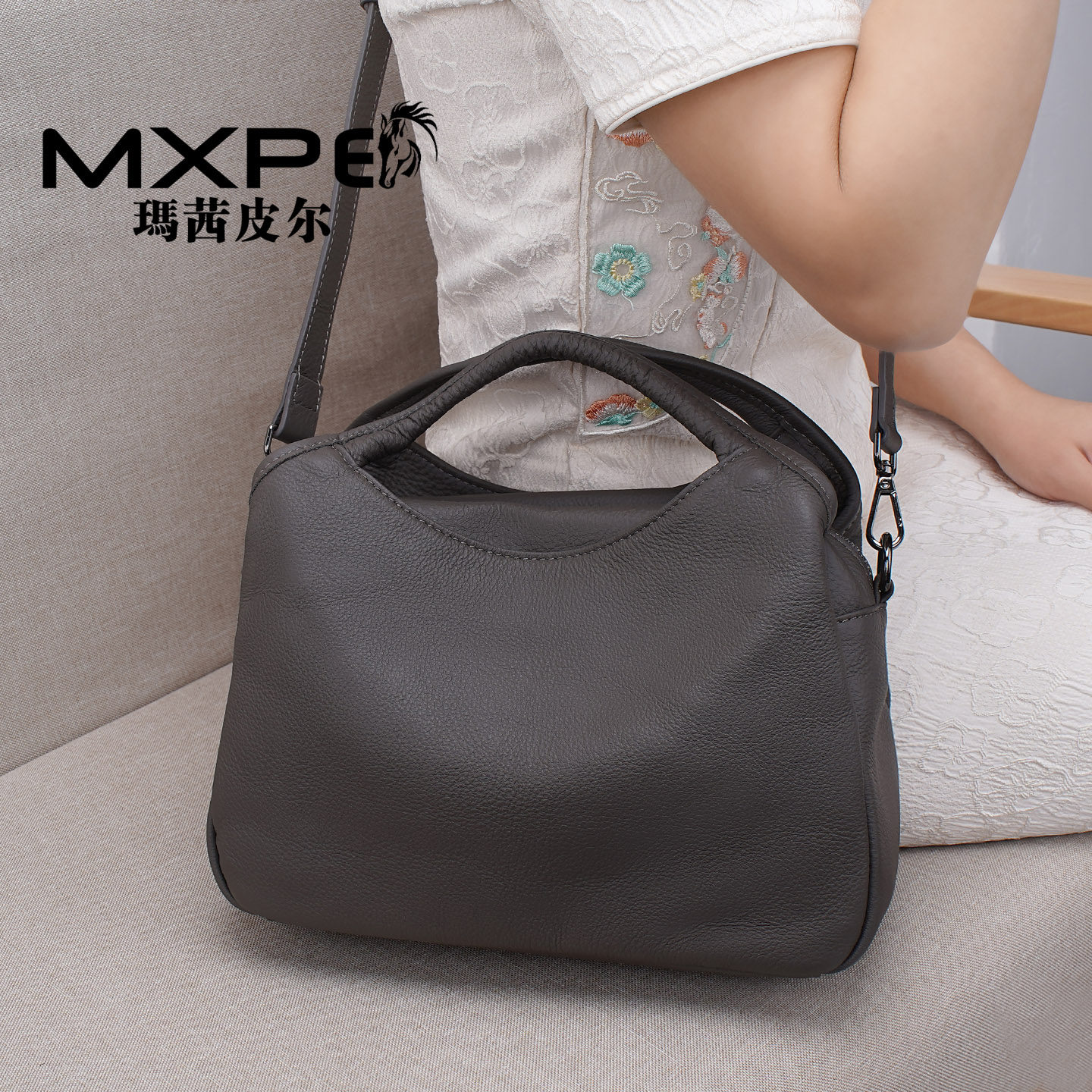 真皮女包大容量多袋口实用款2026新款简约欧美时尚中年手提斜挎包