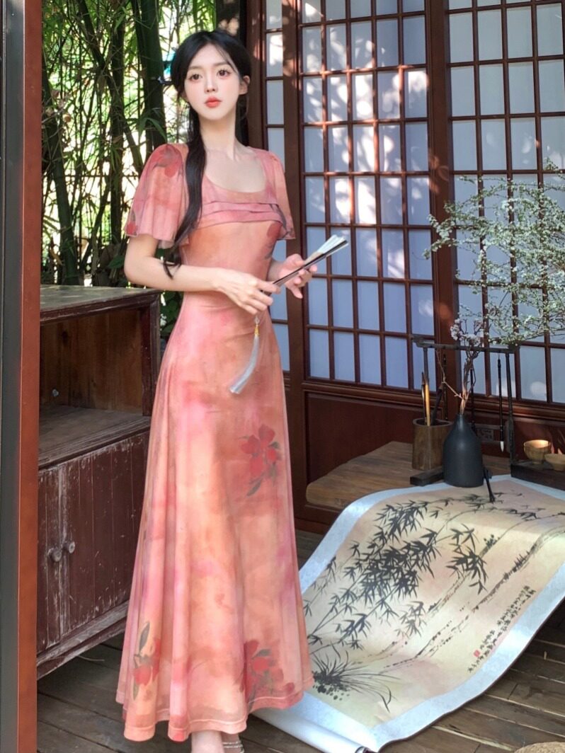 大码女装粉色短袖印花连衣裙2024夏季法式长款修身显瘦方领裙子