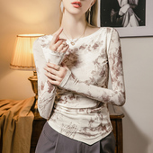 新款 一字领水墨印花上衣女修身 女装 2026秋季 时髦不规则设计小衫