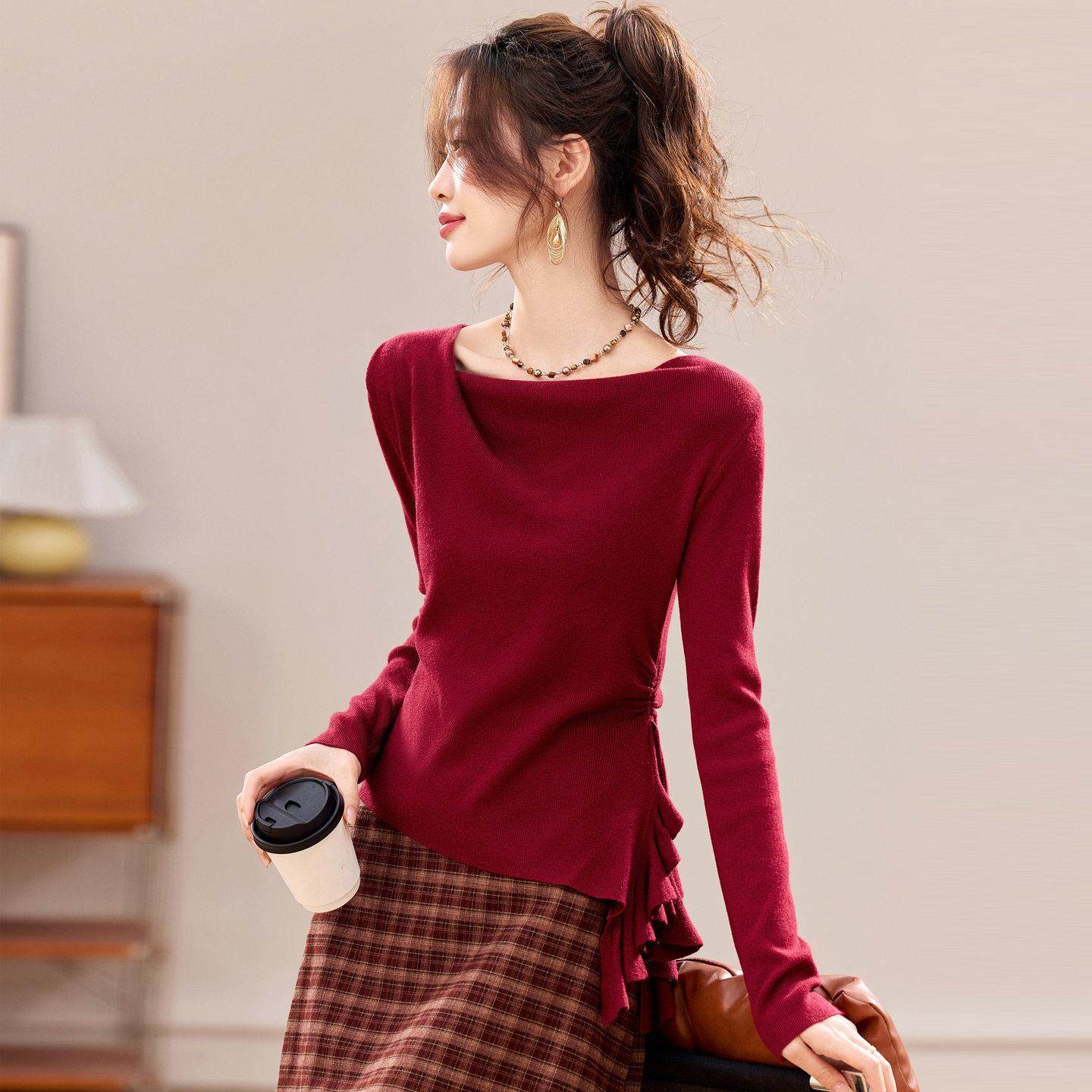 法式荡领一字肩红色针织衫女秋冬2025新款修身收腰显瘦上衣打底衫