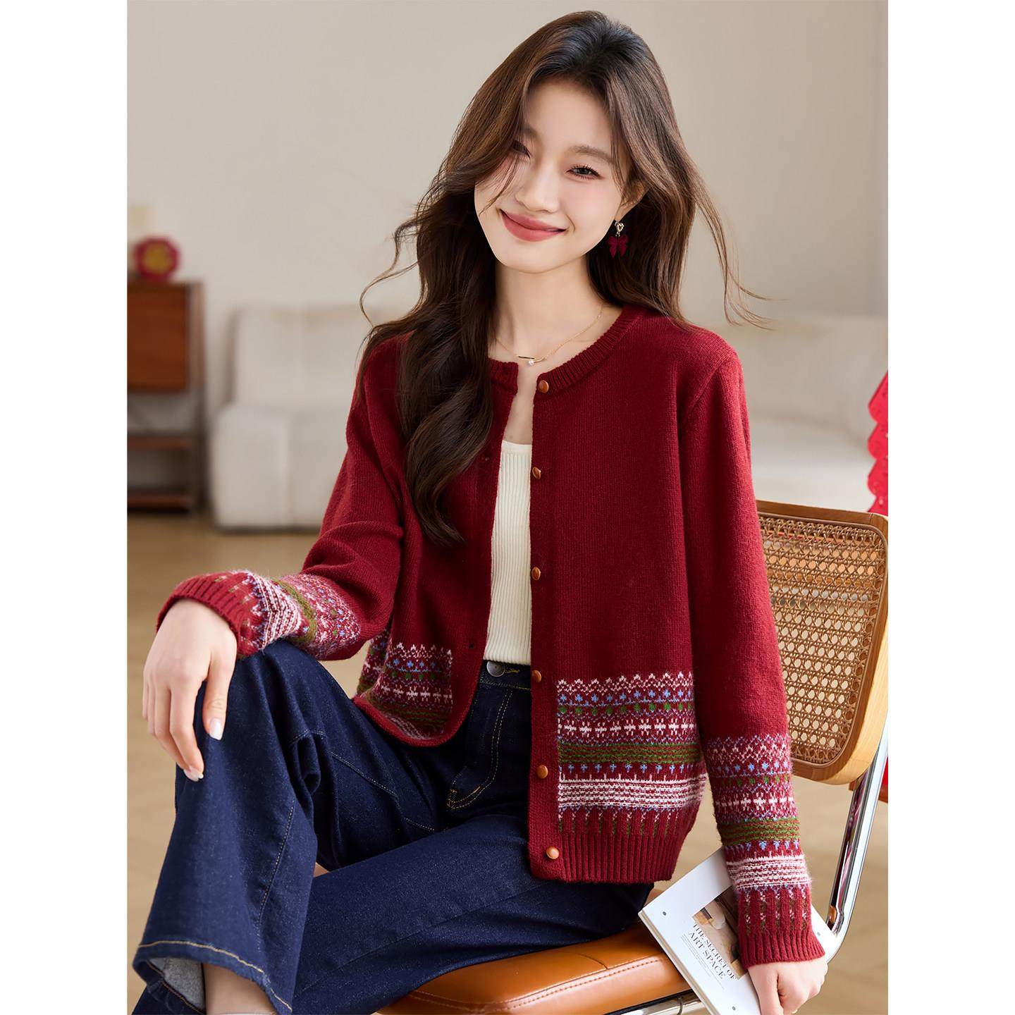 费尔岛风红色提花针织开衫女2025新款秋冬复古圆领毛衣外套短上衣