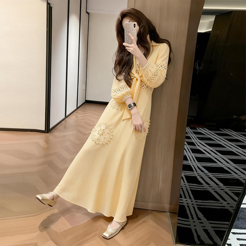 法式气质黄色连衣裙女2026春季长袖收腰高级感巨好看的显瘦长裙子