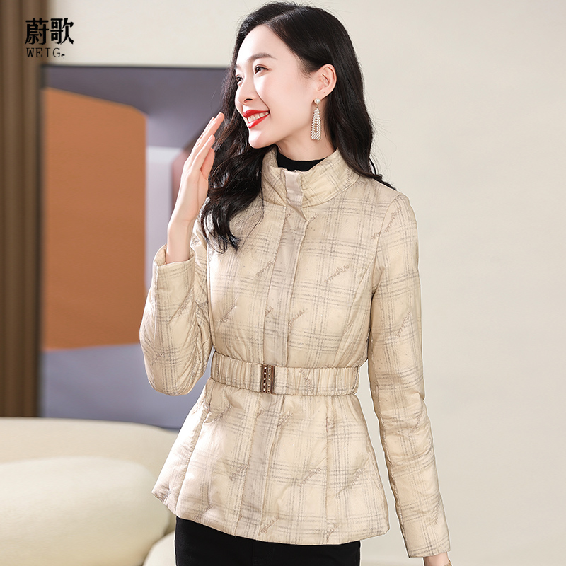 蔚歌米色立领短款羽绒服