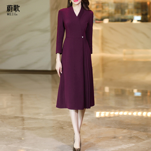 法式连衣裙高级感优雅气质春装女款2025年新款收腰显瘦压褶中长裙