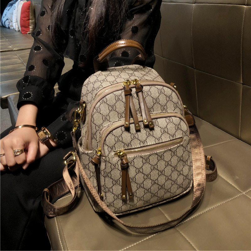 香港品牌双肩包女2025新款时尚真皮旅行背包秋季外出休闲通勤书包