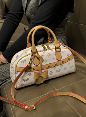 香港品牌包包女款2026新款真皮大容量手提包高级单肩斜挎波士顿包