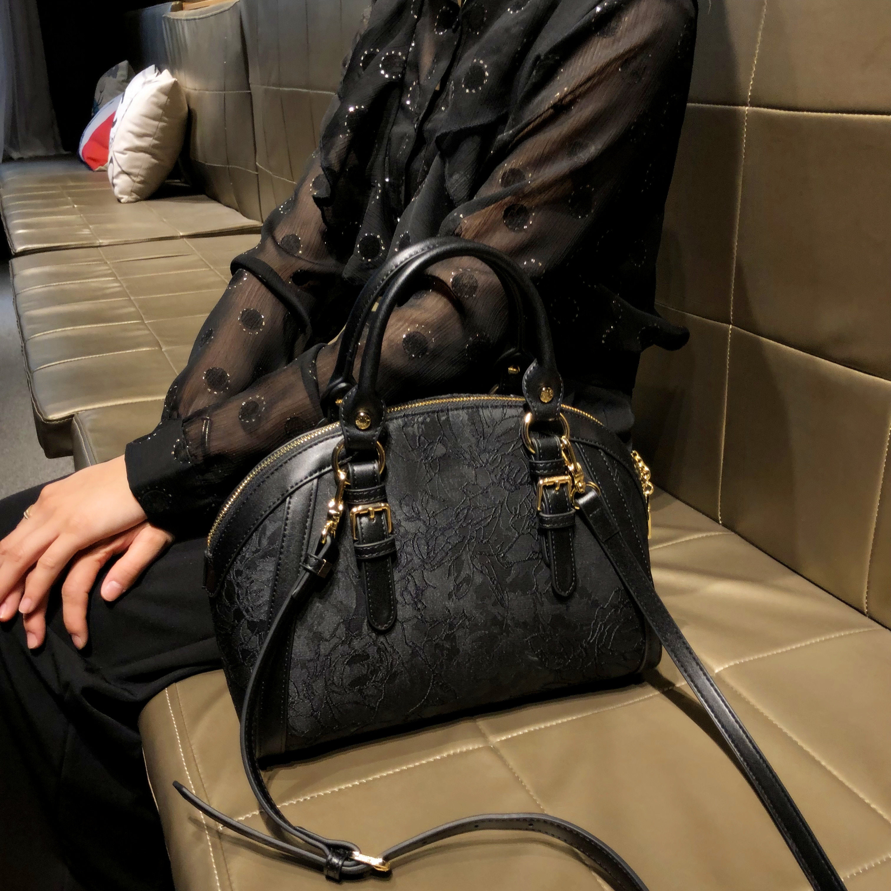香港品牌包包2026新款百搭大容量贝壳包真皮黑色女士单肩斜挎大包