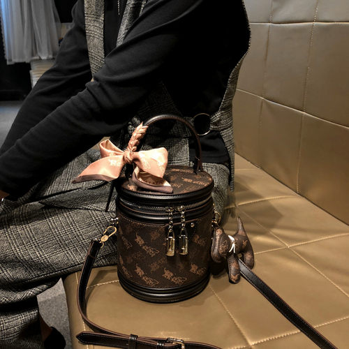 香港品牌轻便好看实用质感发财通