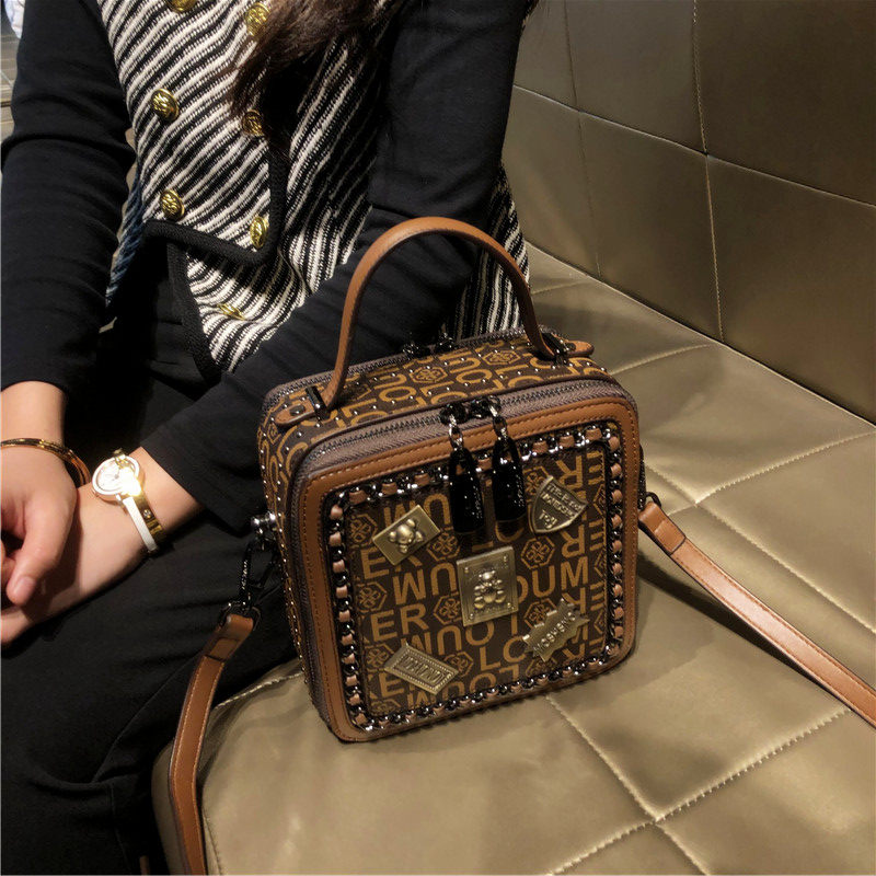 香港品牌女士包包2025新款时尚气质手提小方包简约休闲斜挎单肩包,箱包皮具/热销女包/男包,通用款女包,淘宝优惠券,粉丝福利购,淘宝优惠卷