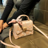 时尚 香港品牌包包女款 2025新款 休闲通勤包真皮手提单肩斜挎小方包