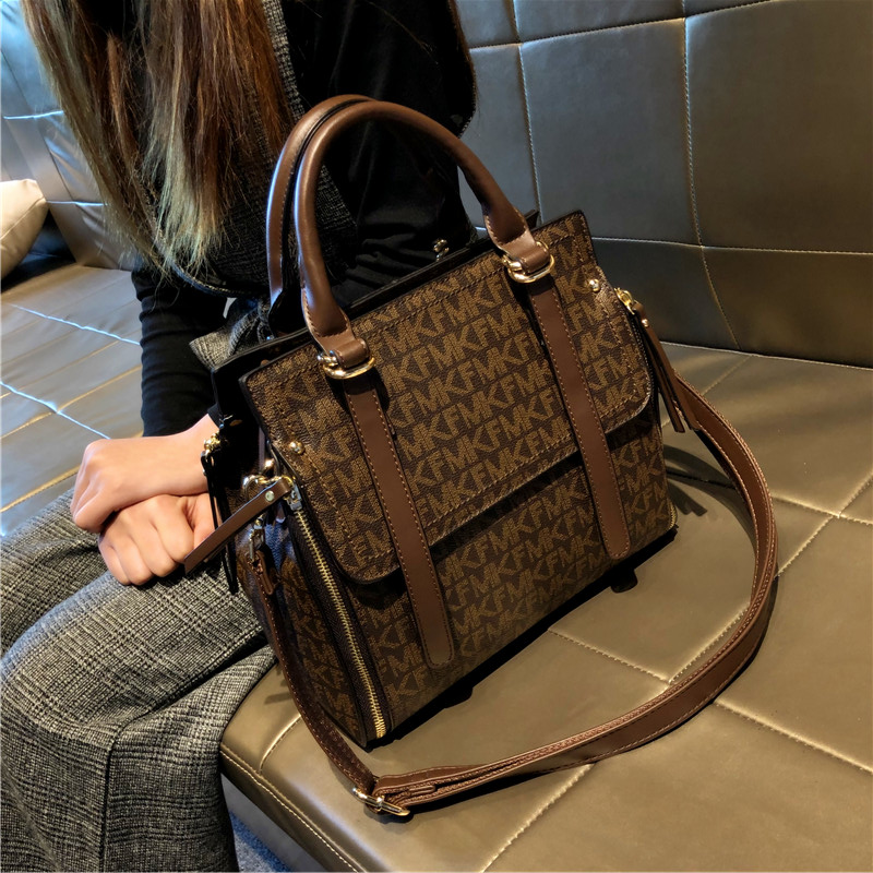 香港真皮洋气容量单肩大水桶包女