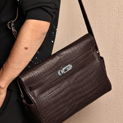 大号邮差包，乌木色湾鳄