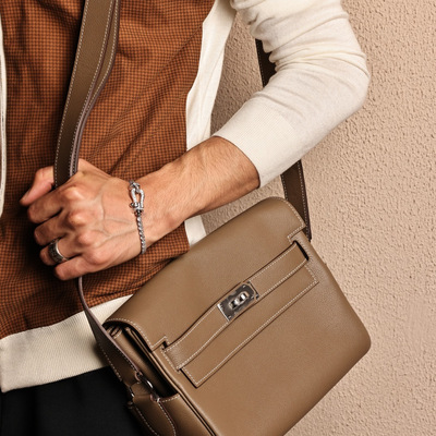 27邮差包，大象灰Evercolor皮