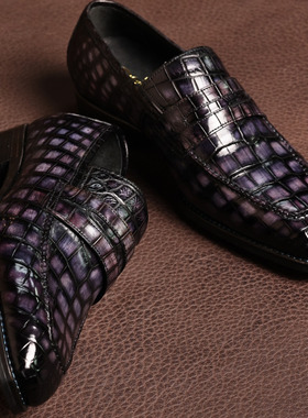 B10706 乐福一脚蹬正装鞋，相思灰手工擦色鳄鱼皮，39欧码