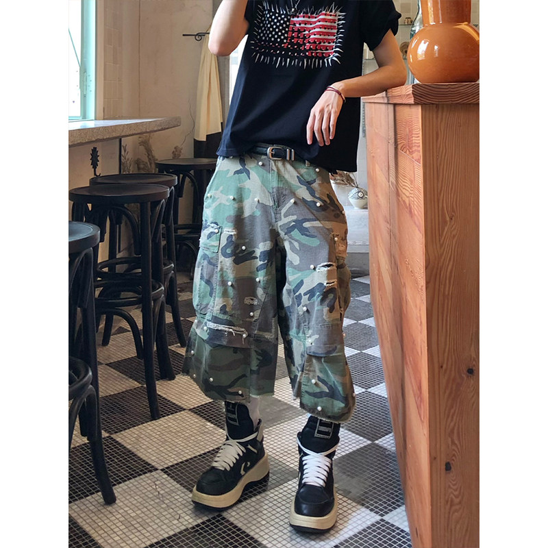 街头风迷彩钉珠设计感牛仔七分裤图片