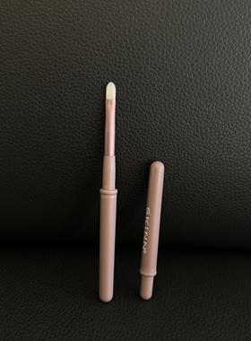 唇刷 遮瑕刷扣盖多功能小众品牌原单 做工很好 便携化妆刷W42A