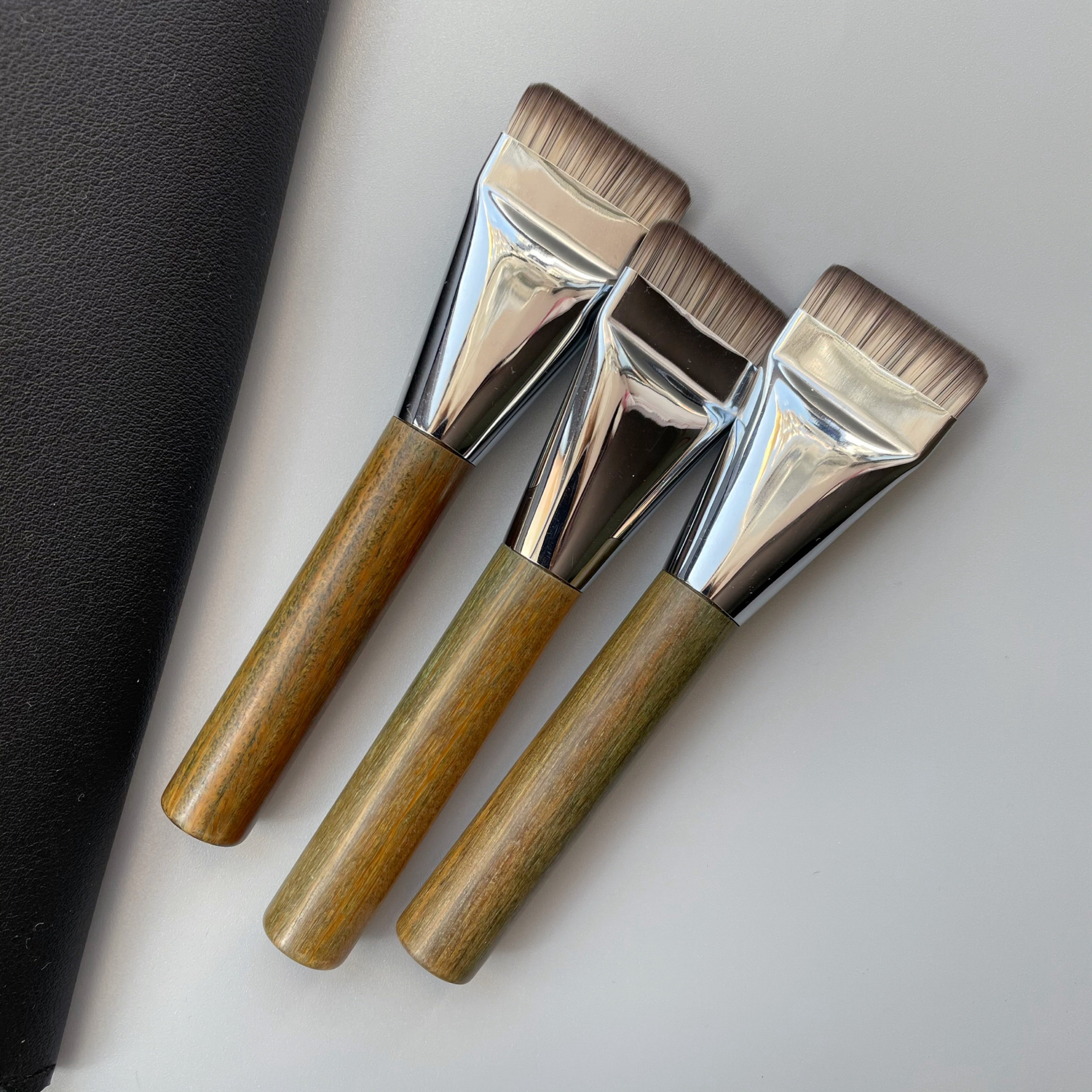 巨好用！绿檀木！很薄的一字型粉底液刷扁平头化妆刷无刷痕D89,彩妆/香水/美妆工具,化妆刷,淘宝优惠券,粉丝福利购,淘宝优惠卷