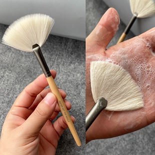 脱敏羊毛扇形高光刷余粉刷刷酶化妆刷可配DMK生物酶疗工具刷W38