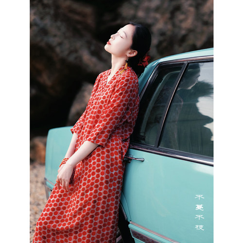 文艺复古波点连衣裙真丝