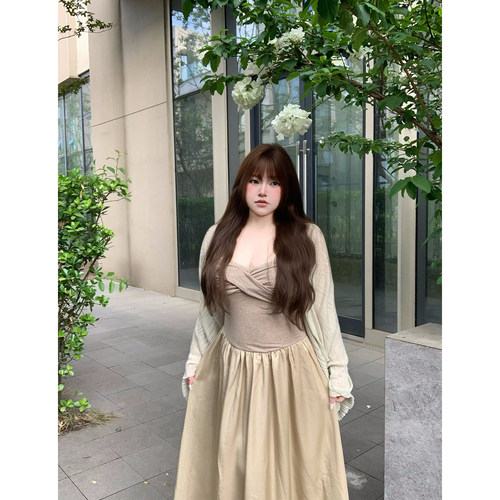 dese嘚瑟软糖法式一字肩抹胸连衣裙女气质慵懒度假风收腰大摆长裙