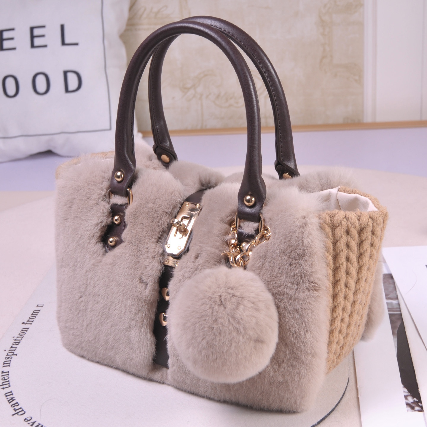 獭兔毛皮草包包女针织款秋冬可爱女包简约球球手提时尚搭配毛毛包