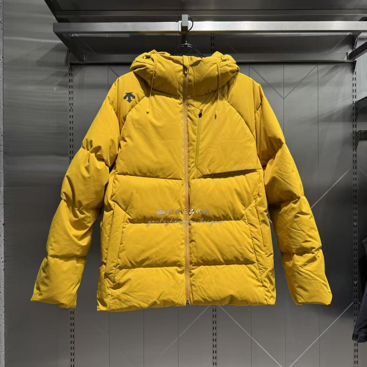 DESCENTE迪桑特2024冬男子运动休闲连帽保暖羽绒服D4491TDJ33-MU