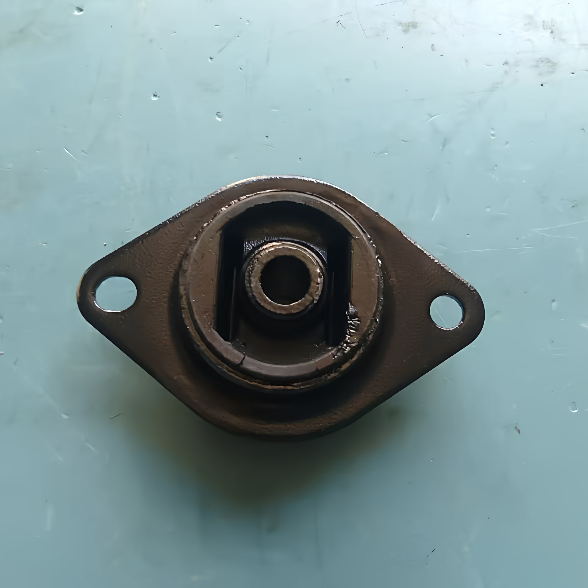 适用吉利远程锋锐F3E星智H8E5E驾驶室后悬橡胶支架支撑架缓冲胶垫