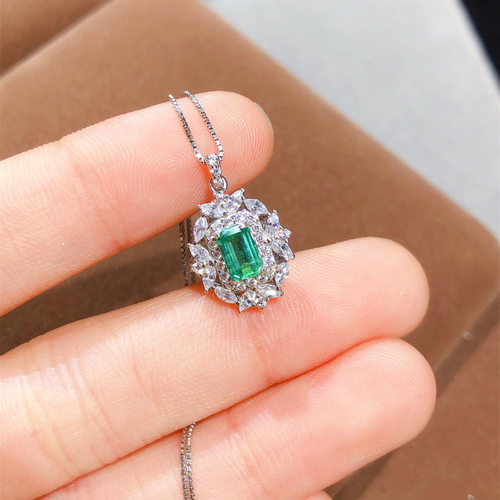 realtreasure哥伦比亚祖母绿925纯银吊坠，主石尺寸:4*6mm 复古