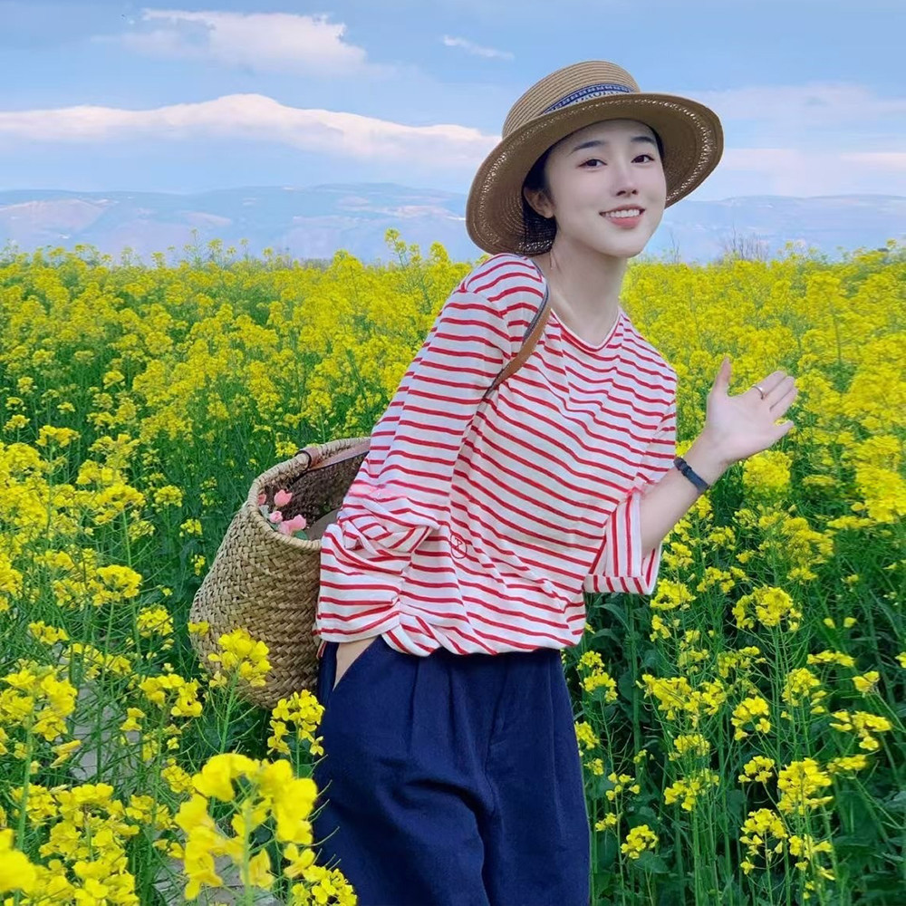 红色条纹外搭休闲风长袖T恤女2025新款初夏季多巴胺独特绝美上衣