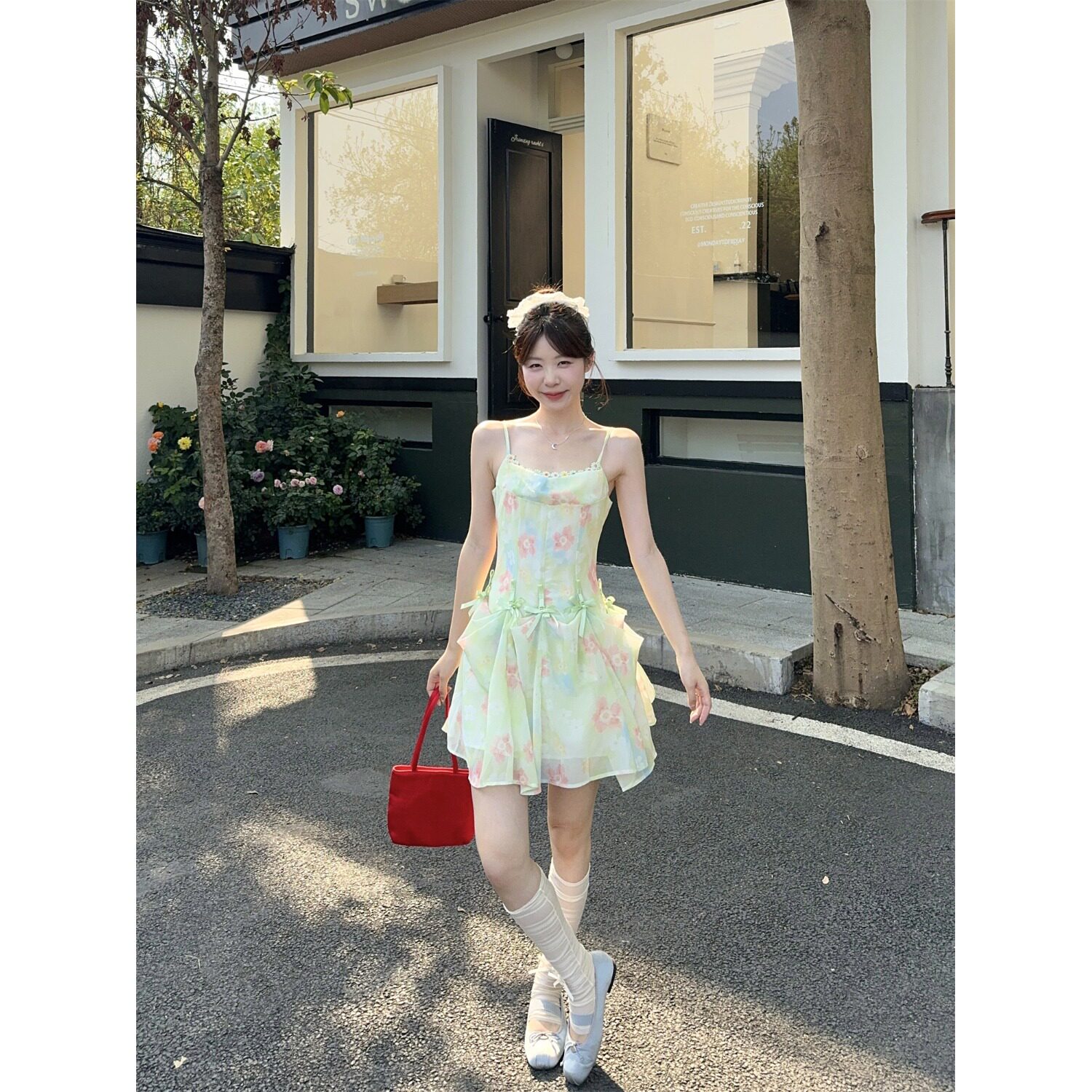 法式绿色碎花吊带连衣裙