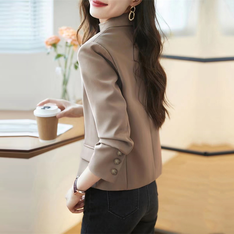 短款小西装外套女高级感2023春秋新款小个子韩版宽松休闲西服上衣