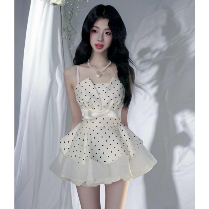 纯欲少女风小众波点吊带连衣裙子女夏时尚气质显瘦高级感气质穿搭