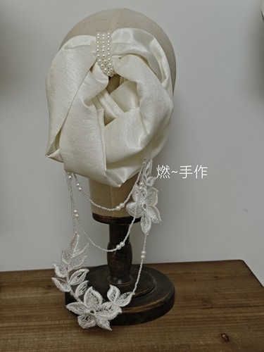 米色缎面大肠发圈 珍珠设计