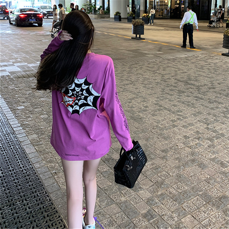 樊樊 春秋新款潮牌玫紫色梵文印花长袖T恤女ins情侣宽松显瘦上衣