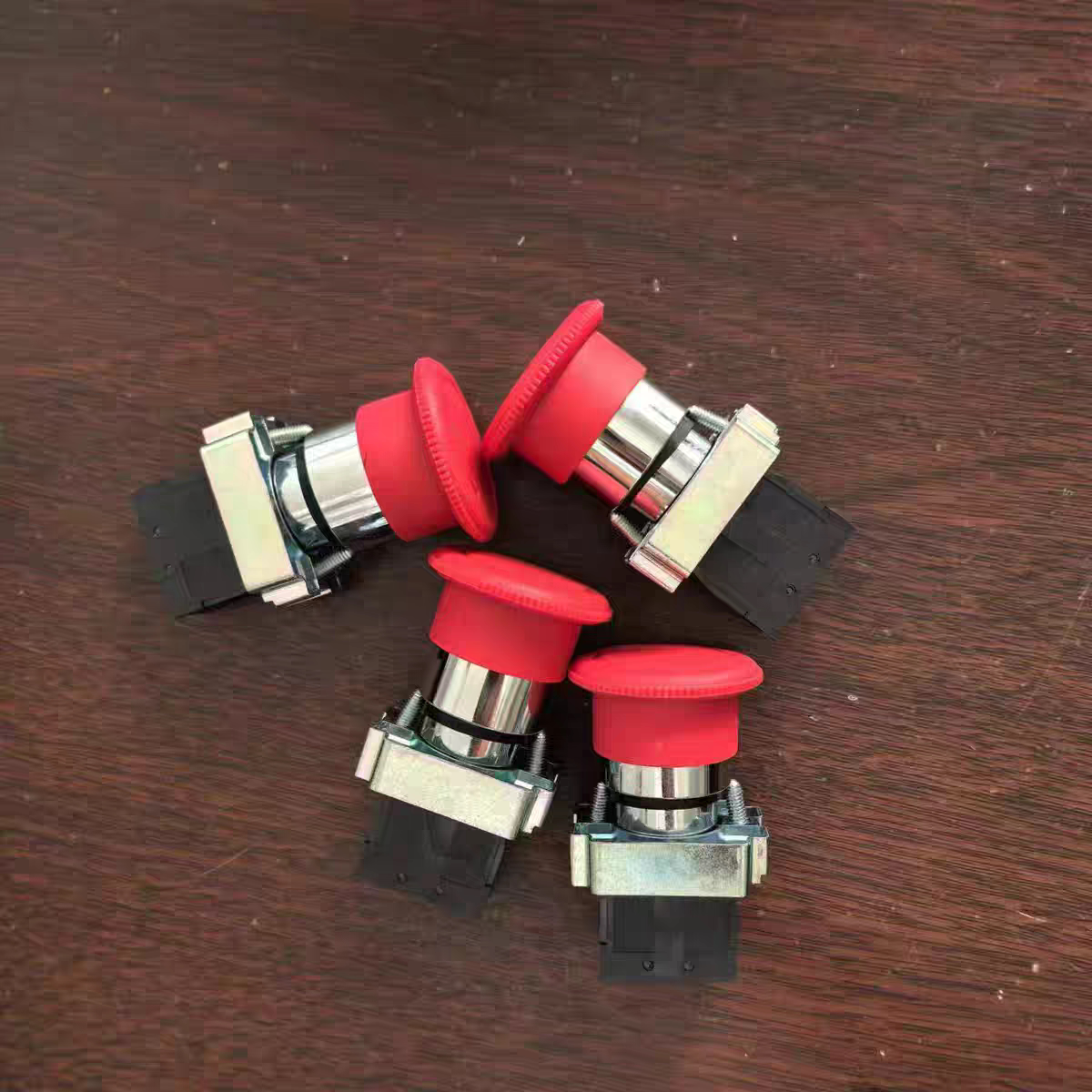徐工吊车配件急停开关 紧急停按钮开关 红色开关  XCT25等通用