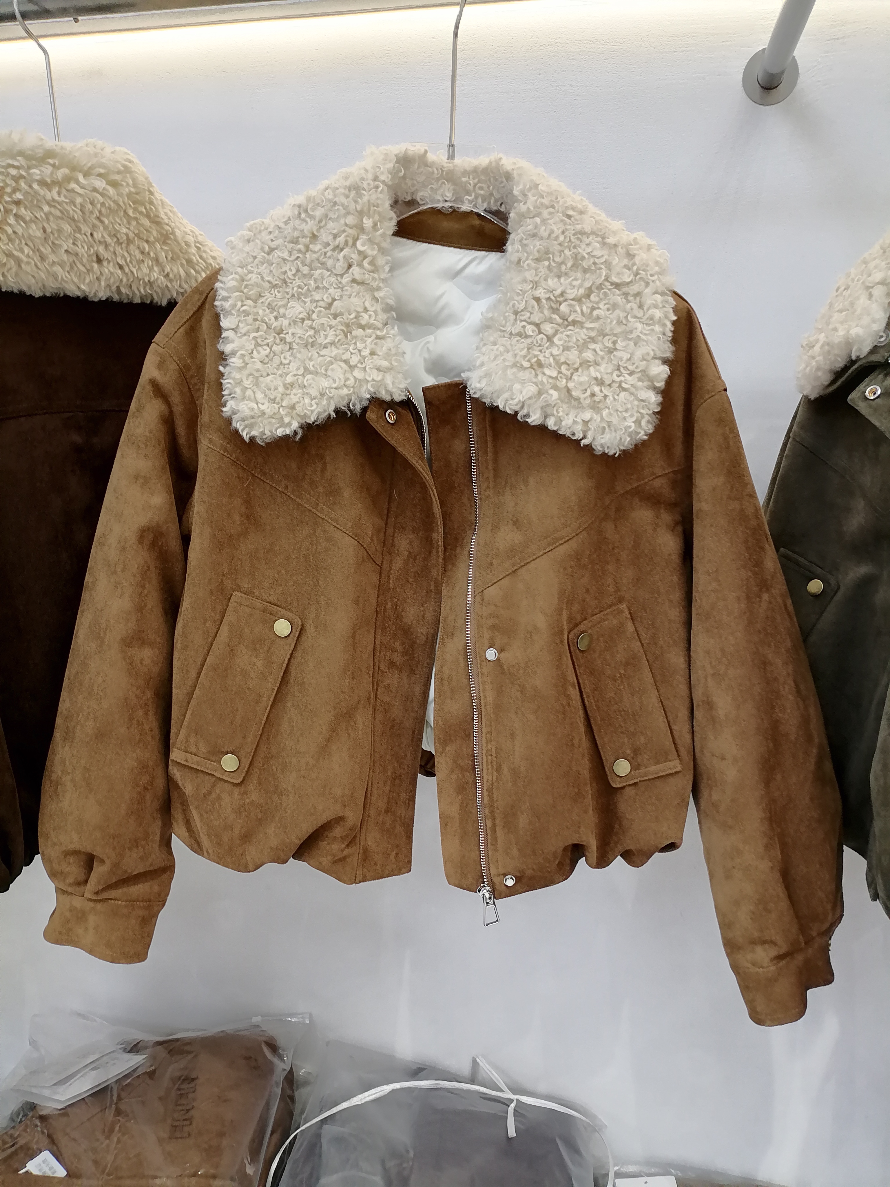 2025秋冬欧韩休闲白鸭绒羽绒服女毛毛领宽松百搭小个子保暖夹克潮