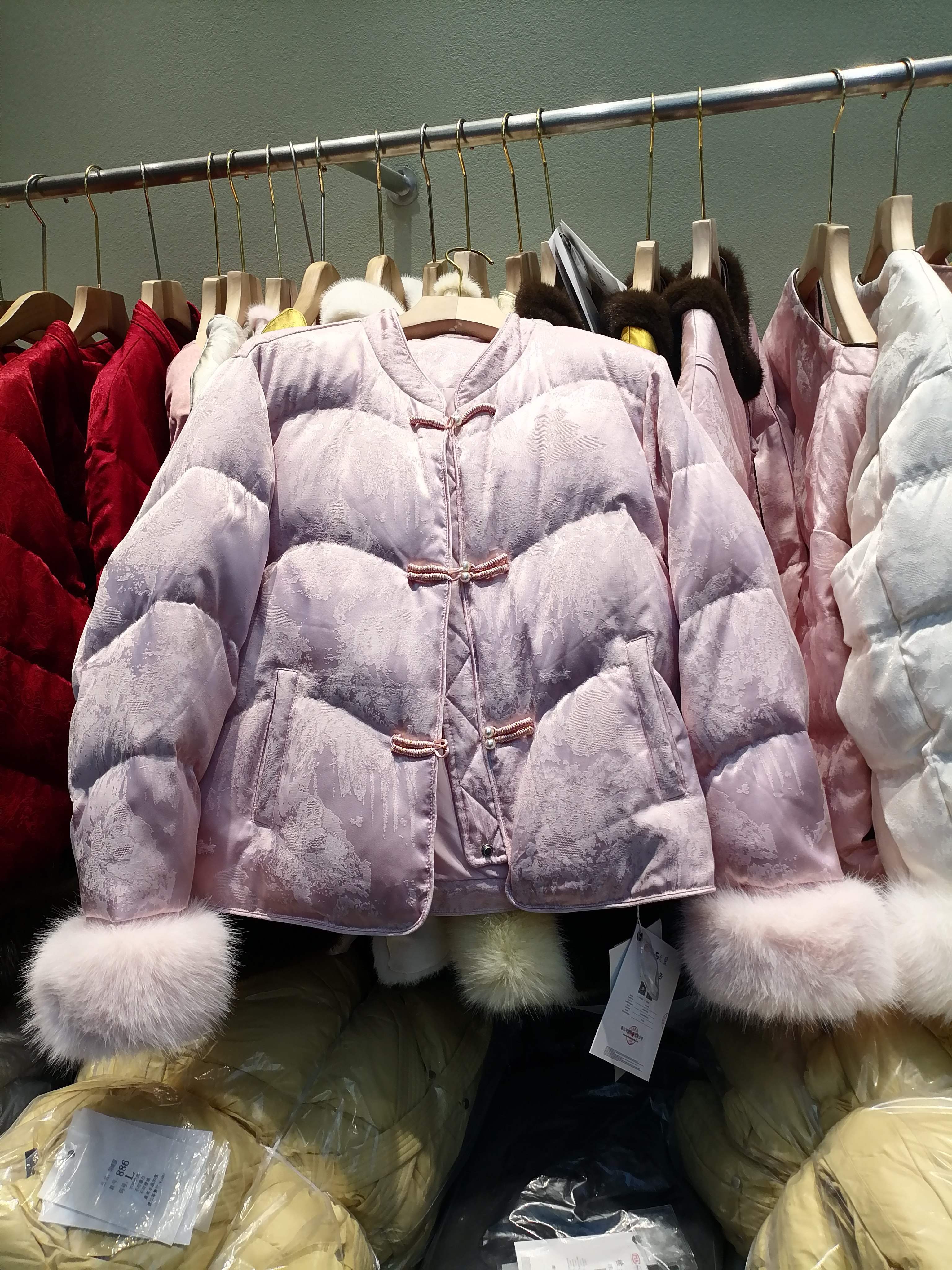 2025冬新中式白鸭绒羽绒服女短款宽松小个子保暖洋气国风刺绣外套,女装/女士精品,羽绒服,淘宝优惠券,粉丝福利购,淘宝优惠卷