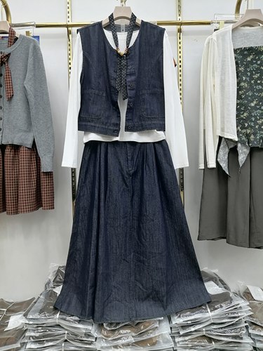 2026春夏欧韩连衣裙套装女短袖T牛仔马甲半身裙休闲百搭三件套裙