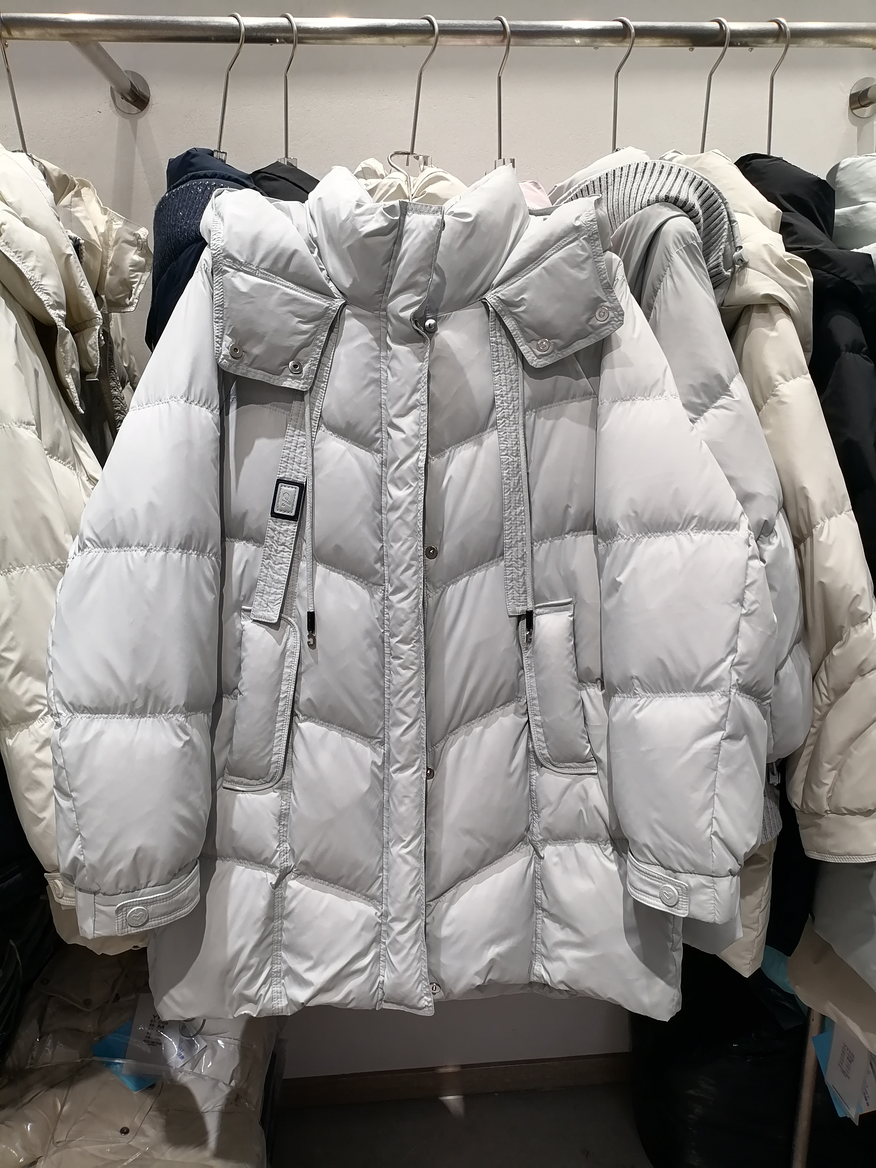 2025冬欧韩休闲白鸭绒羽绒服女连帽宽松小个子保暖中长羽绒外套潮