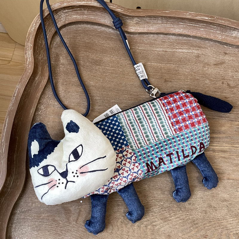 出口日本㊣ 粉脸蛋子小猫咪立体造型笔袋斜挎包收纳袋化妆包