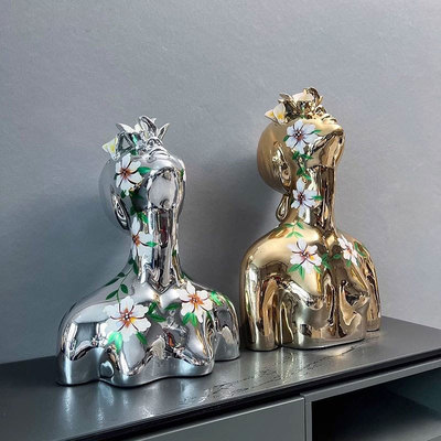 可定制抽象彩绘人像雕塑摆件展厅